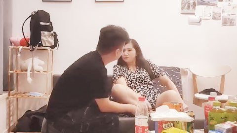 迷妹推荐--约操老阿姨，被发现摄像头操逼失败