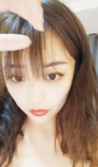 招男技师上门推背精油按摩，饥渴难耐，言语诱惑，主动伸手摸男技师鸡巴，伸舌舔菊，抓着大鸡吧就往骚穴里塞，被操的娇喘呻吟