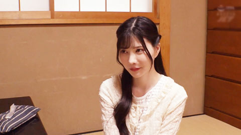 朋友的老妈是个单身妈妈 长时间没男人滋润憋得发情 那饥渴的性事简直让人血脉喷张__002