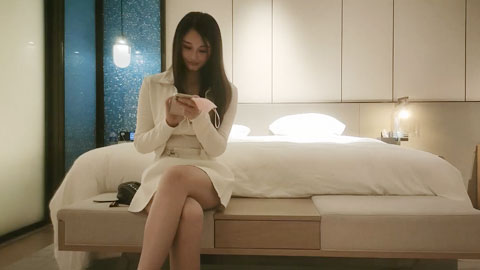 迷妹推荐--大长腿美乳魔鬼身材，调情啪啪激情无限