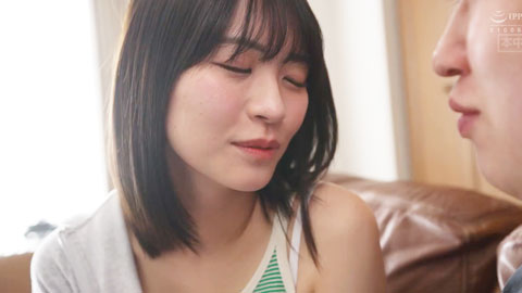 本来只是教她怎么戴保险套!谁知道宅女姐姐一进大学就像换了个人一样,性慾大爆发!对着弟弟的鸡鸡骑乘位磨蹭,爽到喊着要中出内射的色姐姐__001