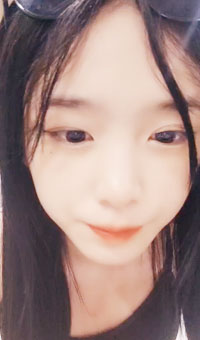 最近口味变了，老是喜欢看精神小妹怎么回事儿