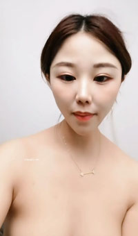 刺激新体验 光天化日阳台自慰~插逼爆菊爽到尿1