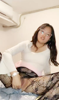 两个学生妹 SM捆绑~水果自慰~双飞轮流狂操~！