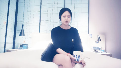 迷妹推荐--肤白貌美，清纯校园女神风