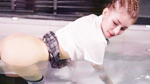 迷妹推荐--水下性爱娃娃_艾艾