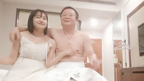 迷妹推荐--漂亮大胸的小少妇，深夜相会，散发浓浓的诱惑气息，主动风骚难驾驭