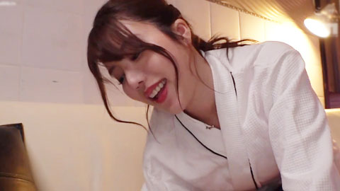 名为新训指导把新进员工带进饭店并住进同一间房…把年幼的痴女女主播猛烈打炮21发下种软禁性爱 松本梨穗__001