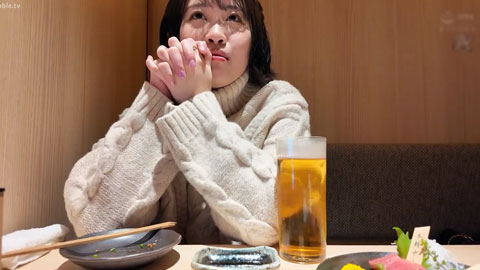 你会吻我全身直到我的嘴湿透吗？甜美女人的中出性交，浓稠的精液让她流口水和流口水_002