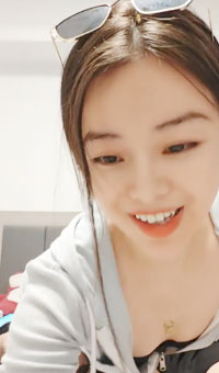 闷骚御姐!_自慰调教男奴狂射一身