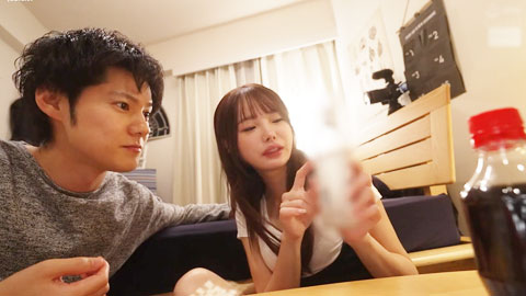 拜访她的家，并留下来进行中出约会，直到早上 _002