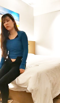 大奶翘臀性感妹子