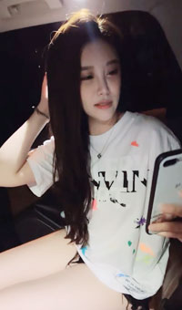 户外车上直播自慰自摸狂喷天女散花~真骚