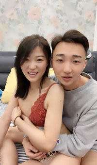 闷骚情侣的淫乱逗比日常，纯天然无修饰美女，难得的精品女神