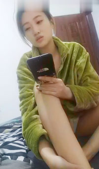 很漂亮的江南妹子，温婉，风情，能娶到这样的老婆真是有福气，无套干她不要停