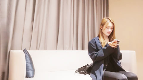 迷妹推荐--金髮漂亮妹子对準镜头才操 粗犷叫床声很想再操一次