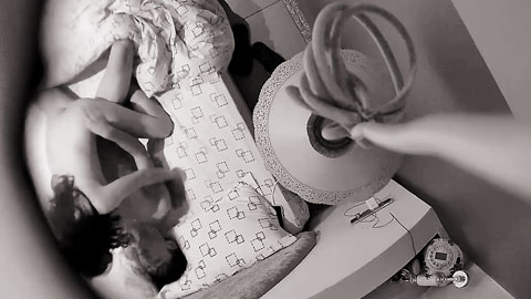 迷妹推荐--年轻小情侣星期天不用上班开房激情啪啪