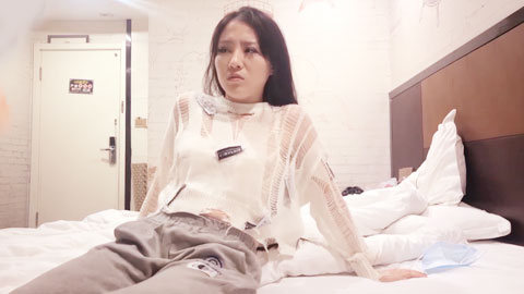 迷妹推荐--丰满人妻，酒店约会共享鱼水之欢