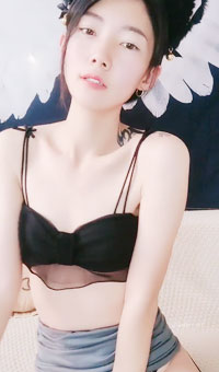 倩瘦少妇鸡疯狂输出，自慰器换装诱惑