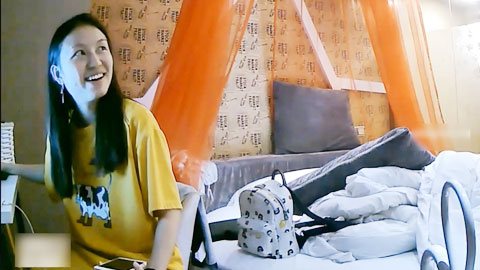 迷妹推荐--情趣酒店偷拍极品美女和上司偷情