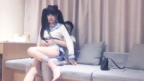 迷妹推荐--双马尾兼职外围小妹,浴室一起洗澡