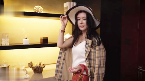 迷妹推荐--少妇与管家_饥渴少妇色诱憨厚关键_落地窗一字马