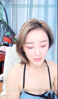 卡哇伊平台原小姐姐短发漂亮御姐主播yo蜜直播洗澡秀_身材不错_洗澡揉胸很诱人