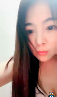 按摩店特殊服务，看着应该是口交为主的服务，不过可以无套，但是看起来不让内射