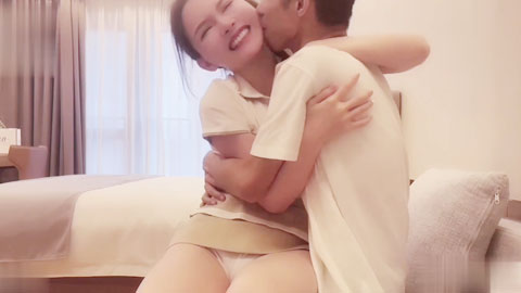 迷妹推荐--約操白嫩風騷粘人小妖精