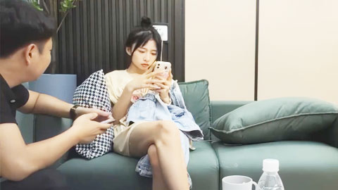 迷妹推荐--青春美少女，80多斤纤细美腿