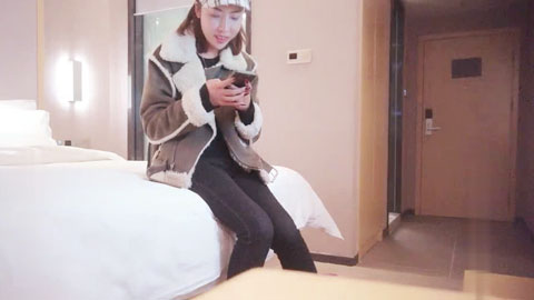 迷妹推荐--网约学舞蹈的漂亮美女酒店啪啪,把美女操哭了求饶说：你快点啊,我真受不了了!