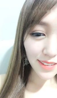 高颜值气质美女【薛定谔的猫】性感情趣装自摸奶头，近距离特写跳蛋震