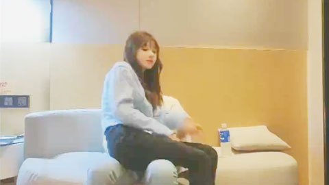 迷妹推荐--超级甜美的可爱学生妹