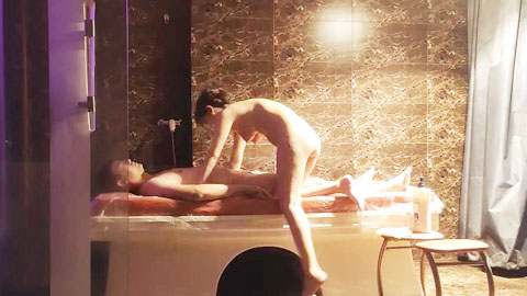 迷妹推荐--莞式服务再现江湖，水床漫游推背，大哥欲仙欲死