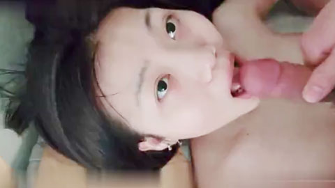 迷妹推荐--以前的调教视频 渴望吃精的眼神