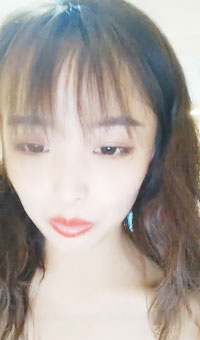 饥渴难耐，言语诱惑，主动伸手摸男技师鸡巴，伸舌舔菊，抓着大鸡吧就往骚穴里塞，被操的娇喘呻吟