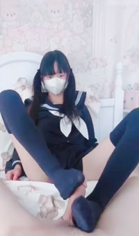 双马尾萝莉_自己女上坐着鸡巴来回摇摆，逼粉奶大人形小母狗