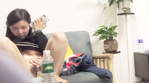 迷妹推荐--高颜轻熟女  身材苗条性格不错 被小哥猛力输出