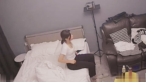 迷妹推荐--偷拍年轻小情侣开房男友抠穴调情69啪啪妹子口活也不赖