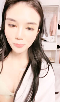 难得收费房！按摩器震多毛嫩穴，跳蛋塞入骚穴湿哒哒，手指扣弄水声哗哗