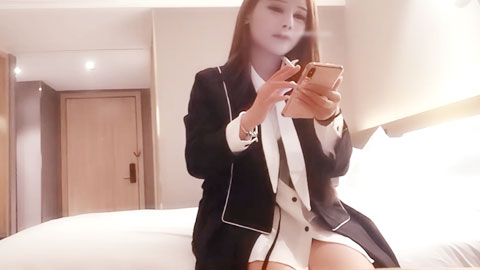 迷妹推荐--外围小姐姐，近距离偷拍玩弄美艳胴体，干温柔女神激情