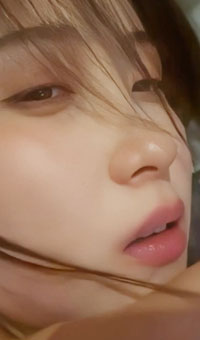 颜值完美的小女友，很反差的女神