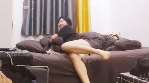 迷妹推荐--高颜值技校00后学妹沦为泄欲工具，撕破丝袜直接干抱起来操