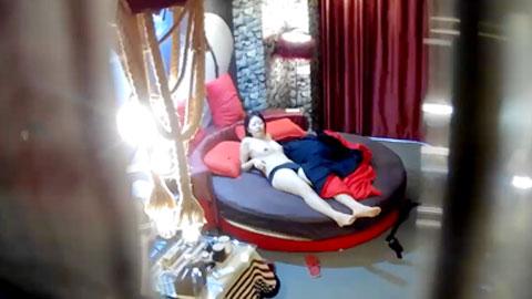 迷妹推荐--长腿妹子选了情趣女仆装骑乘做爱_激情连连_淫叫不断