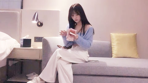 迷妹推荐--百万粉丝模特博主，做外w被探花偷拍视频，属于老瓜新吃了