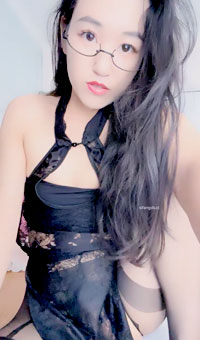 风骚郁姐~! 骚舞诱惑~道具抽插狂震~流白浆