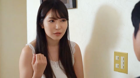 和女教练一起录制教学视频