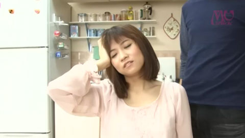 姊姊太累了 给她按个摩