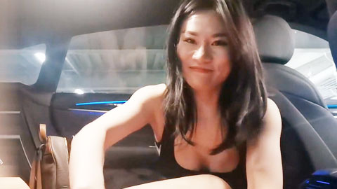 迷妹推荐--约操高颜值女神车震玩刺激