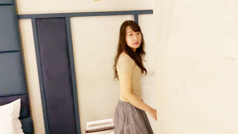 迷妹推荐--24岁科技公司助理清纯可爱妹妹约炮大佬，开始害羞挑逗出感觉后秒变淫娃反差极大，内射